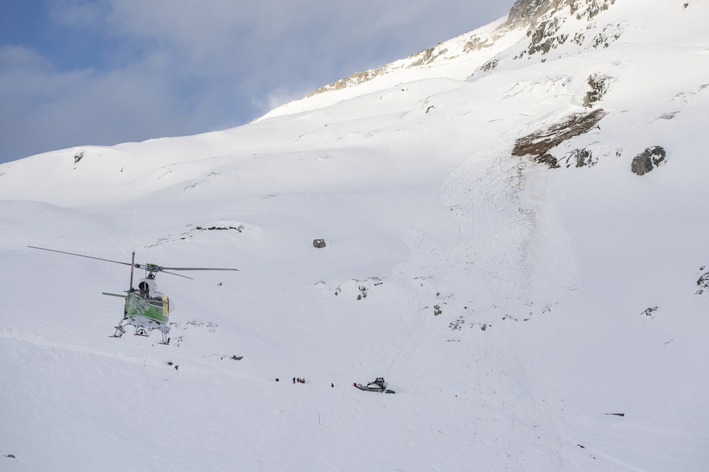 L'avalanche est descendue jeudi sur une piste de ski de Andermatt.