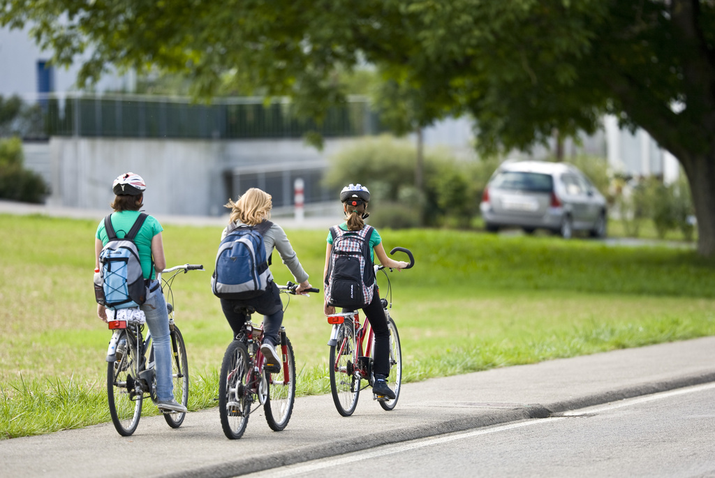 A l'heure actuelle, seuls les vélos de jeu et les vélos sans pédales sont admis sur les trottoirs. (Illustration)