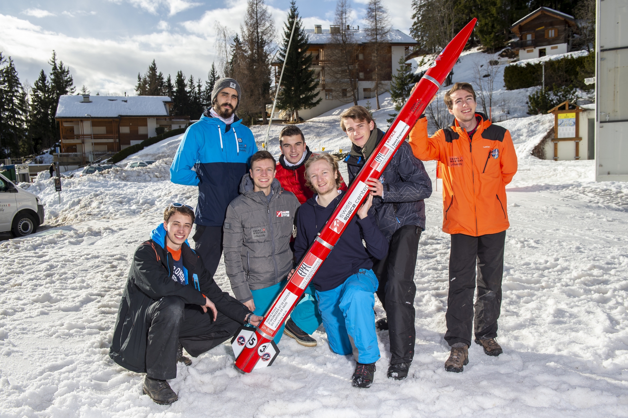 Mercredi, sept membres de l'EPFL Rocket Team ont testé les procédés d'atterrissage de leur fusée à Crans-Montana.