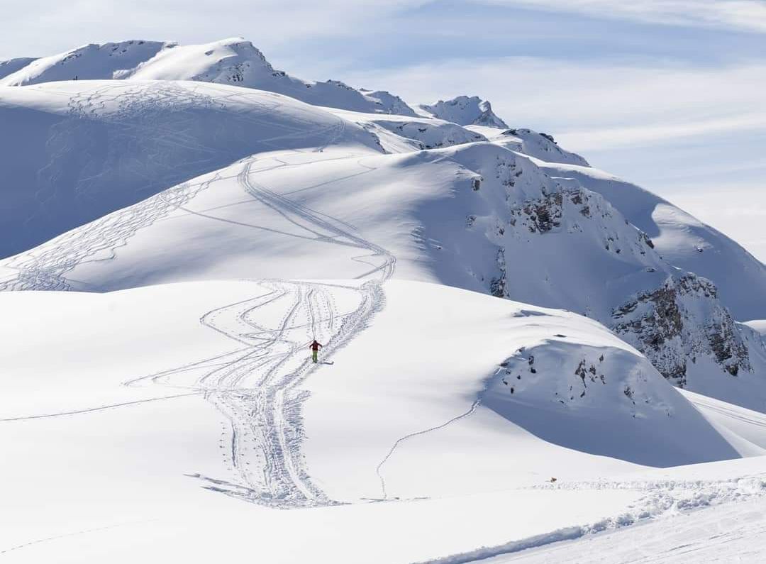 Le tracé du trophée du Saint-Bernard passe notamment par les hauts du domaine skiable de Vichères-Bavon, en direction du Bec Rond.