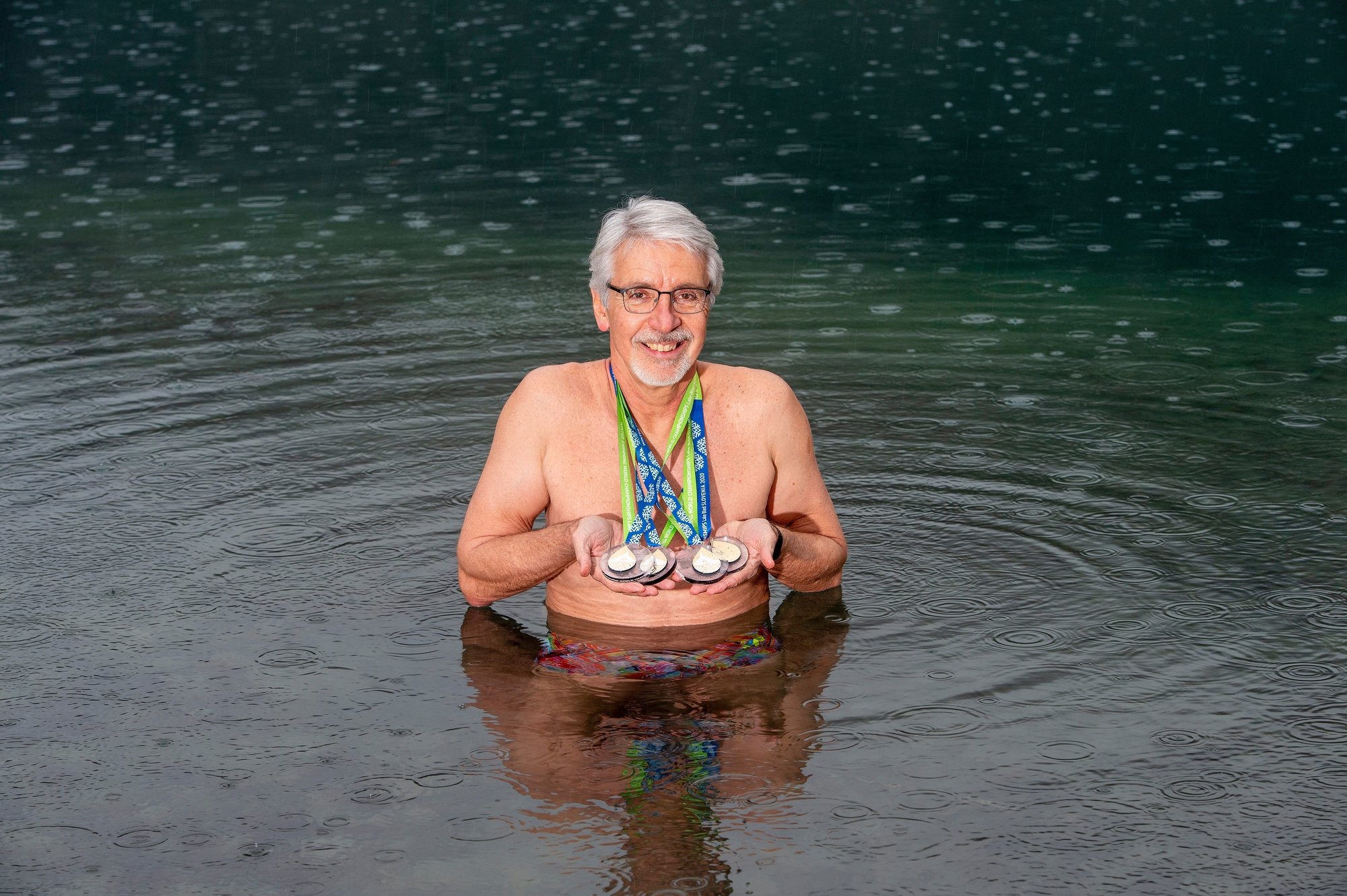 Gaëtan Beysard, quatre titres mondiaux en eau froide, s'entraîne régulièrement aux Iles, en hiver.