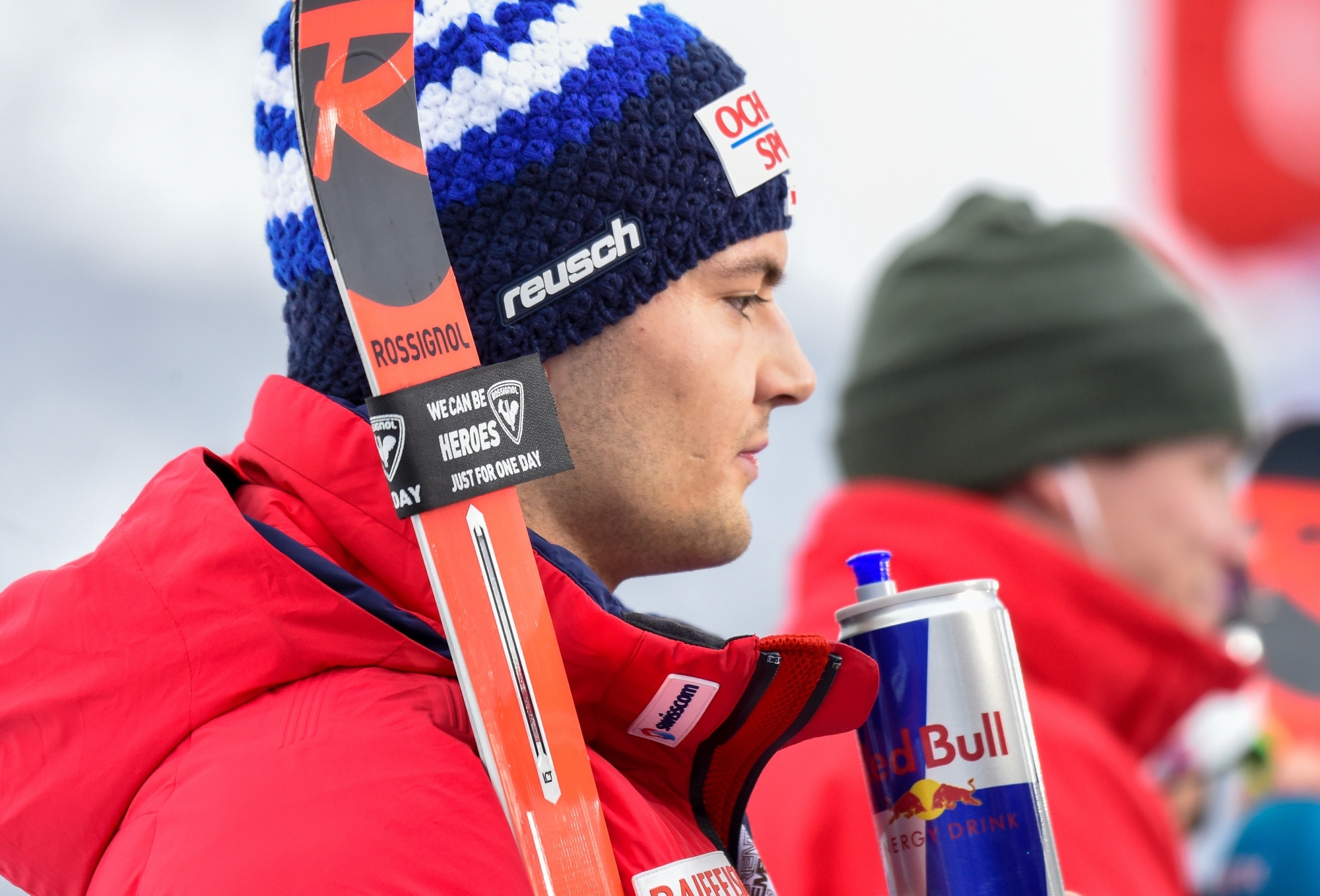 Vainqueur du slalom parallèle de Chamonix le 9 février, Loïc Meillard a chuté lors d'une sortie en ski libre au Japon.