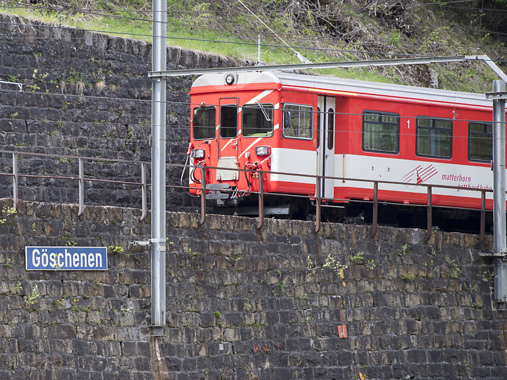 Un train de la compagnie Matterhorn-Gotthard-Bahn non loin de la gare de Göschenen, tout près de l'éboulement (Archives).