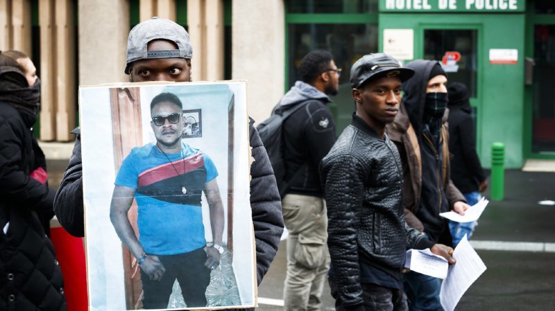 En mars 2018, ils étaient environ 500 à défiler dans les rues de Lausanne pour rendre hommage à Mike, Nigérian décédé au lendemain d'un contrôle de police.