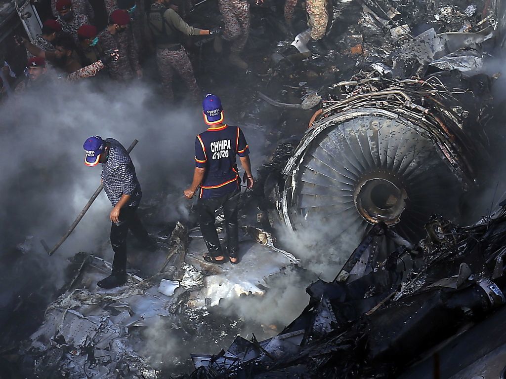 L'avion s'est écrasé sur un quartier résidentiel de Karachi.