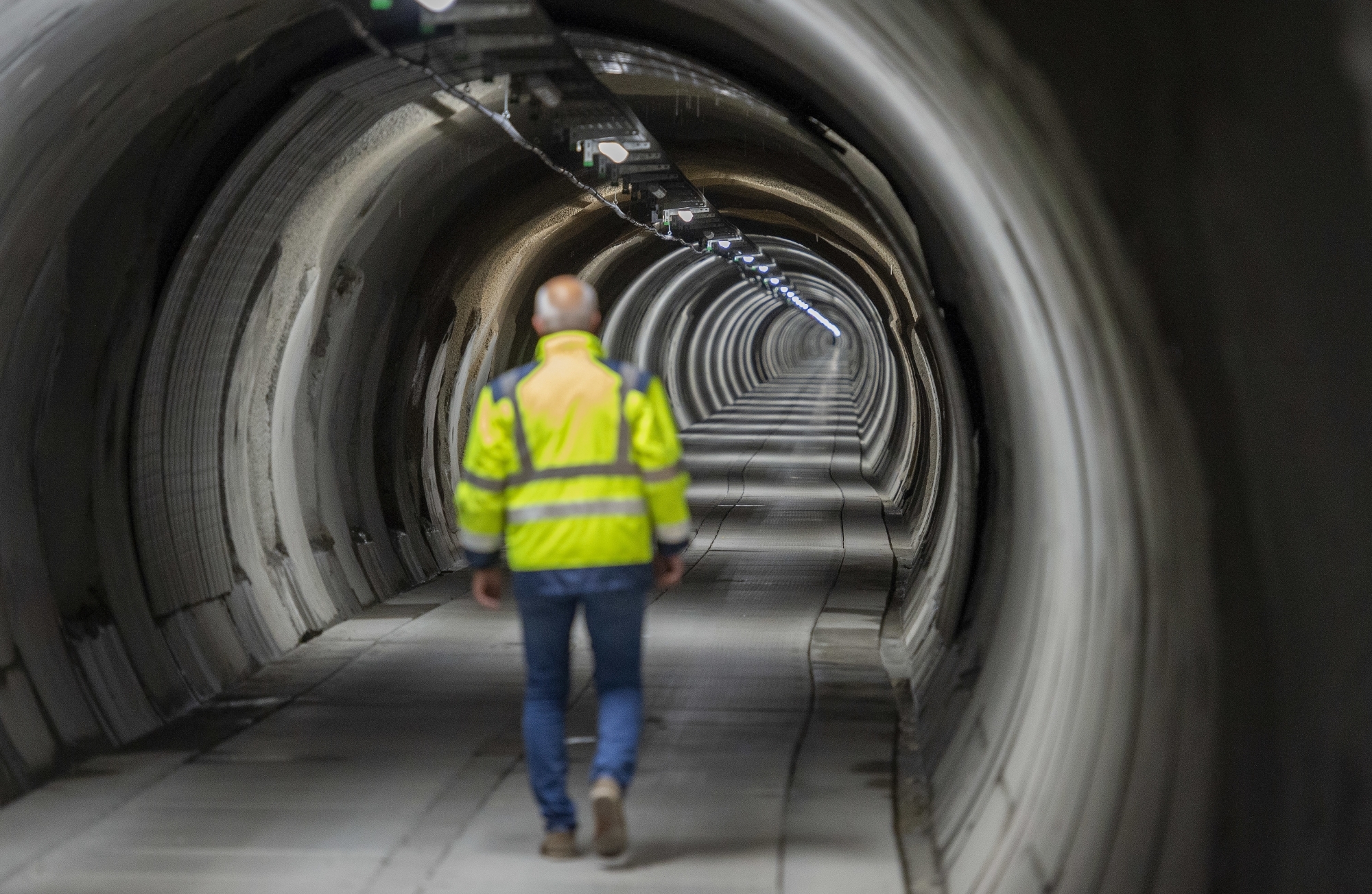 Dix ans après le début du chantier, les travaux de la galerie de service et de sécurité du tunnel du Grand-Saint-Bernard sont achevés.