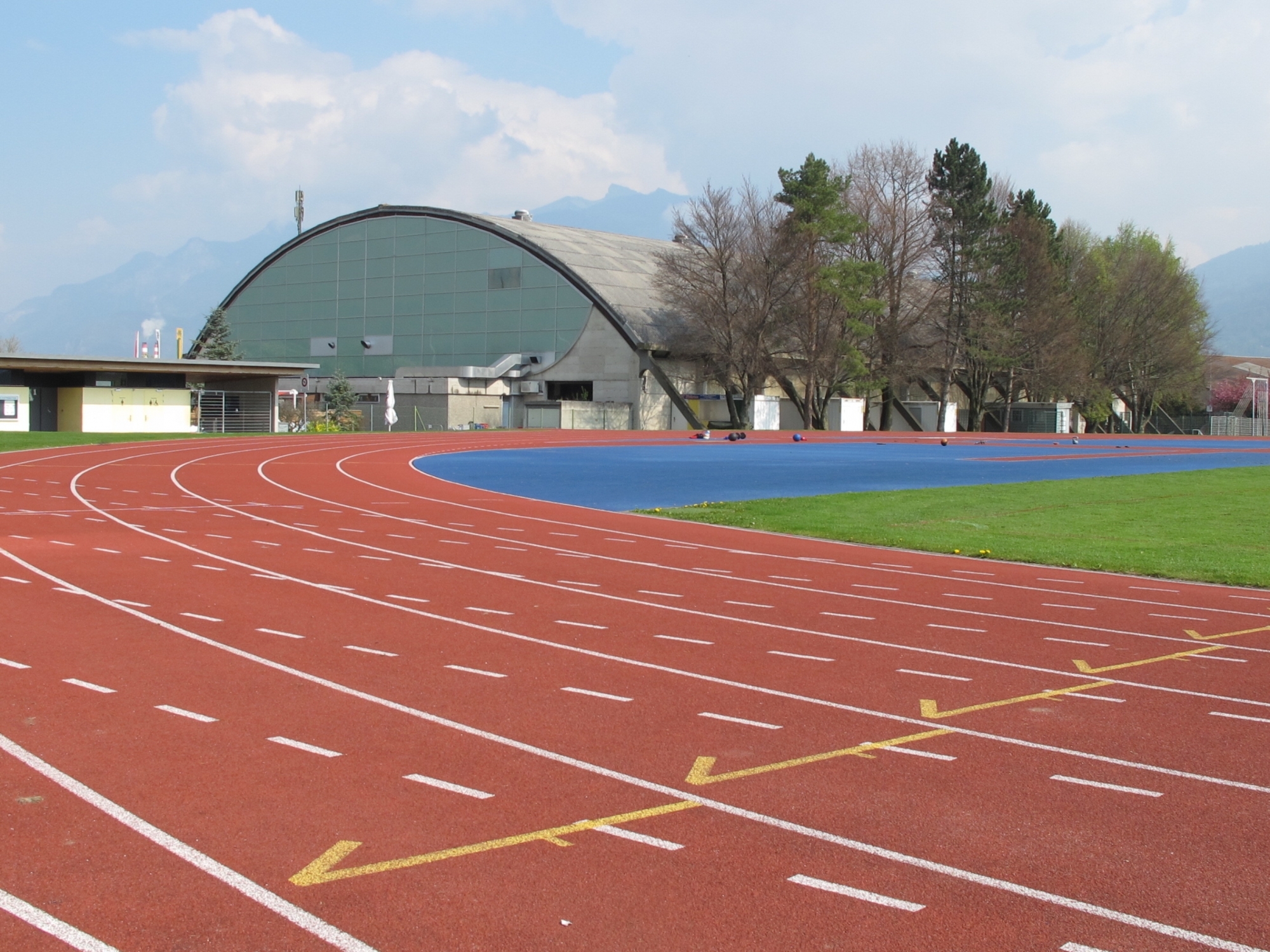 La piste d'athlétisme du complexe du Verney à Monthey attend ses premières compétitions officielles.