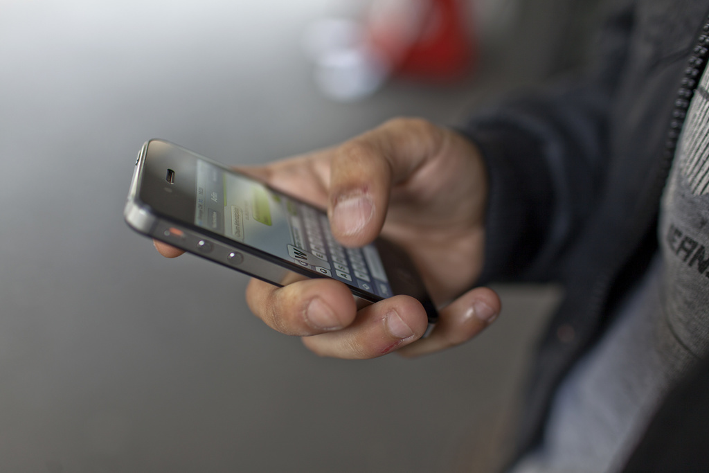 Les autorités mettent en garde la population contre une nouvelle arnaque par SMS.